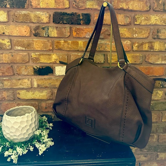 LIZ Claiborne brown purse with gold hardware. - Picture 1 of 7